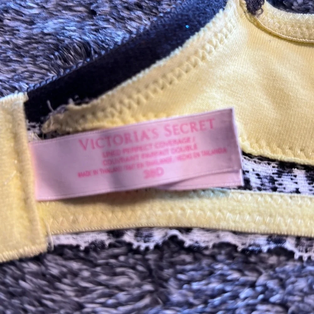 Victoria’s Secret yellow wire bra - Picture 4 of 4